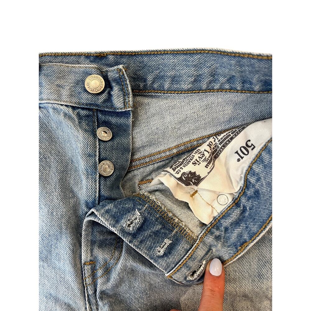 Levi's 501 Cutoff Denim Distressed Shorts W28 - Picture 4 of 8